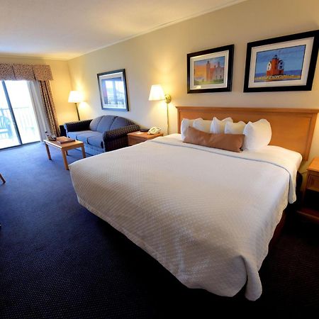 Days Inn By Wyndham Mackinaw City - Lakeview Buitenkant foto
