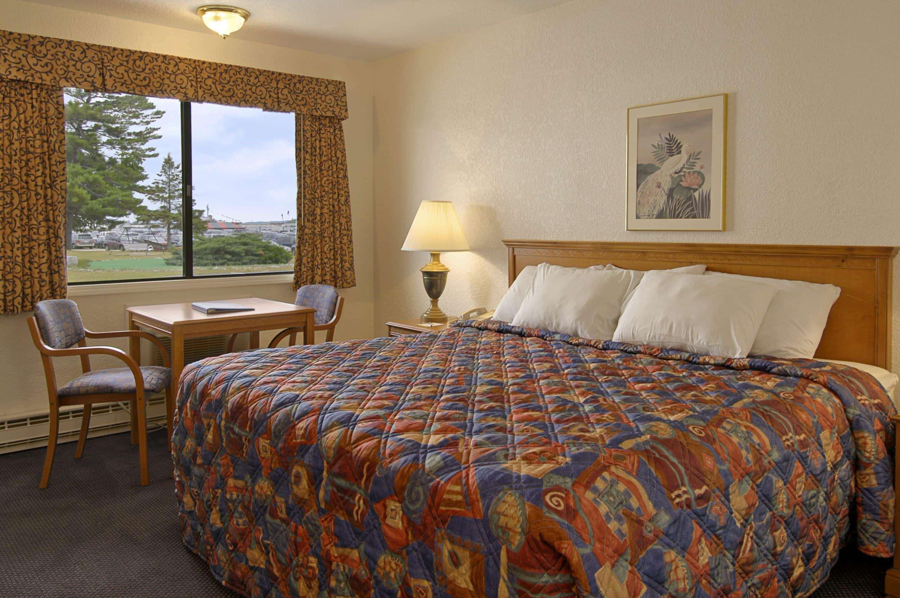Days Inn By Wyndham Mackinaw City - Lakeview Buitenkant foto