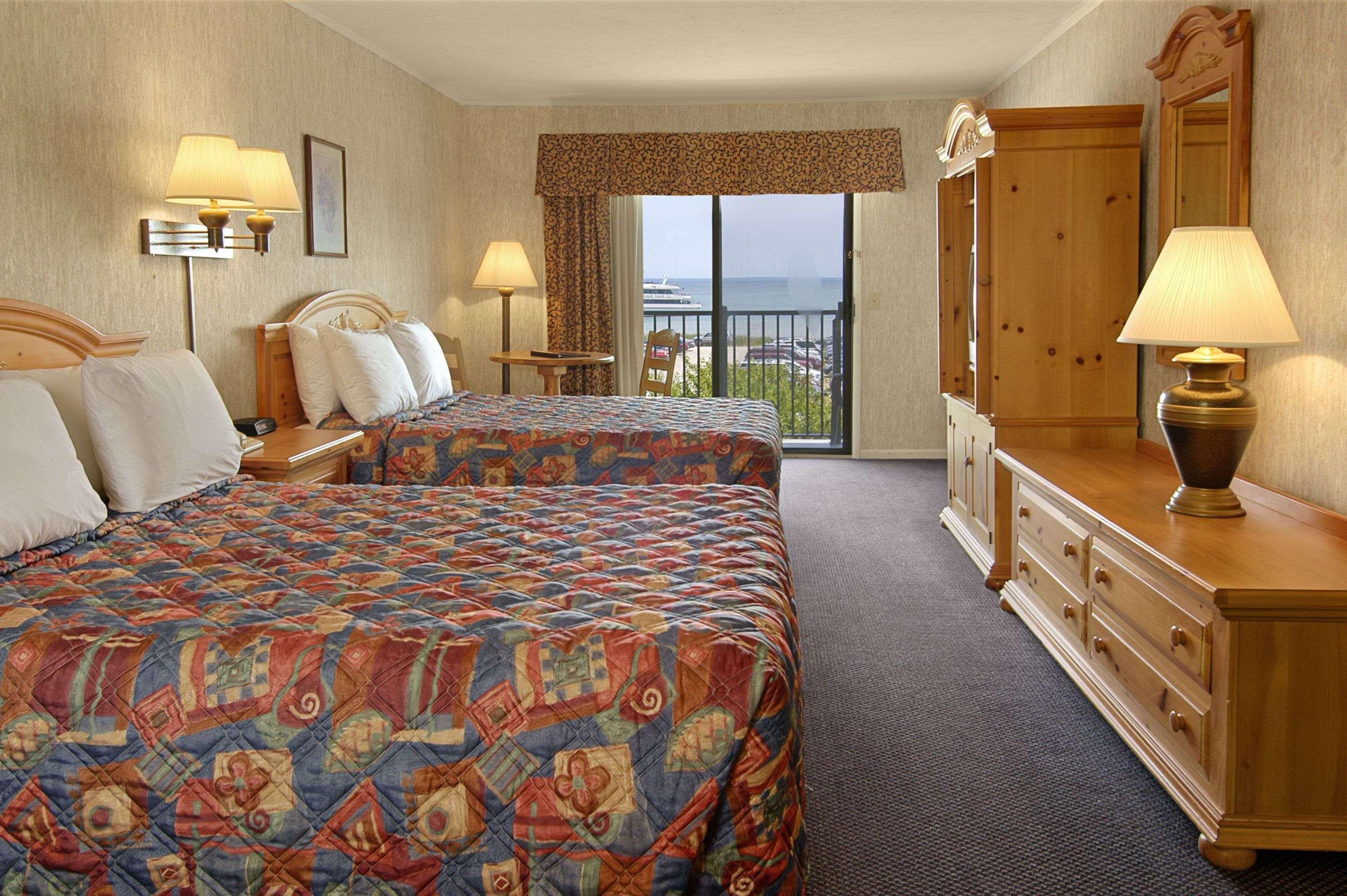 Days Inn By Wyndham Mackinaw City - Lakeview Buitenkant foto